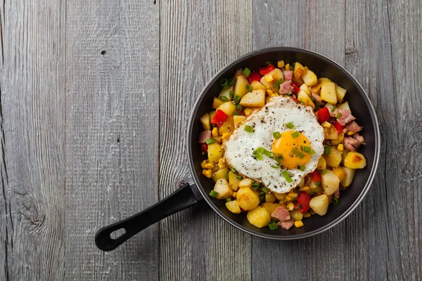 Traditional American Hash Fried Eggs Top View — Stock Photo, Image