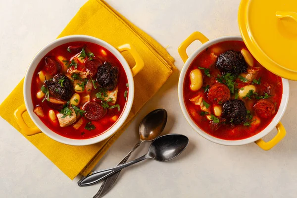 Traditional Spanish Goulash Soup Fabada Asturiana Served Yellow Clay Pot — Stock Photo, Image