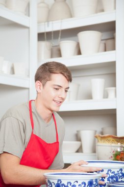 mutlu bir adam çalışma