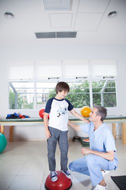 çalışan çocuk terapisti