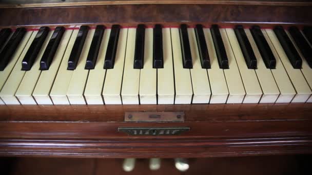Viejo piano vintage — Vídeo de stock