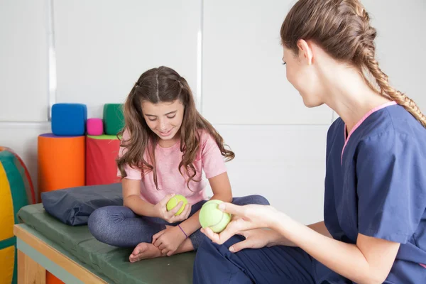 Terapia para la mano con pelota —  Fotos de Stock