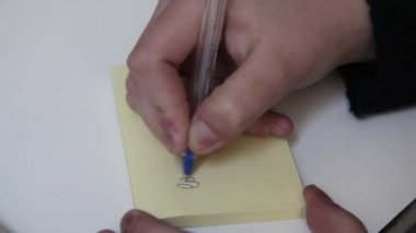 adam yazılı notlar  