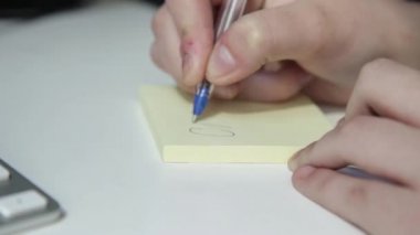 adam yazılı notlar  