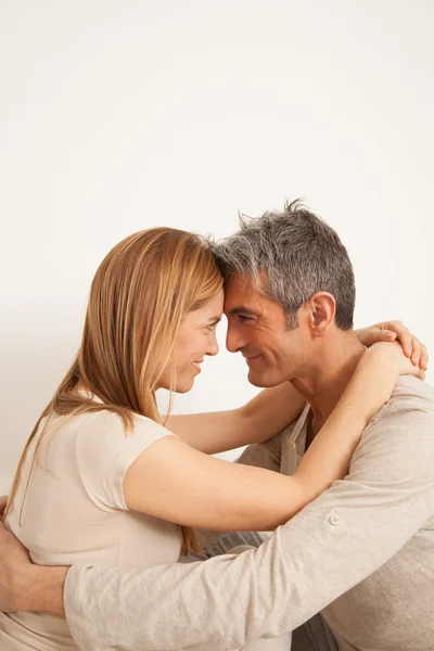 Lächelndes älteres Paar — Stockfoto