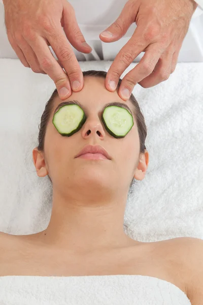 Woman gets a massage — Stock Photo, Image