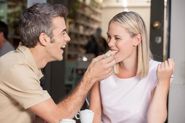 Couple in love drinking coffee — Stock Photo, Image