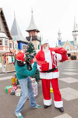 Adam Noel Baba'nın fotoğraf çekme