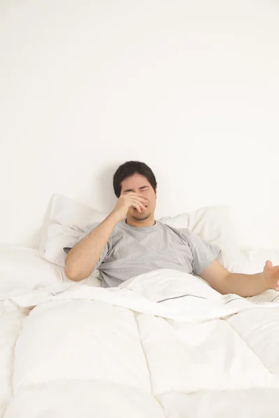 El hombre está llorando. — Foto de Stock