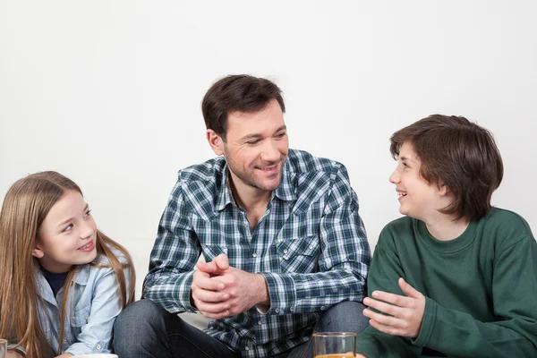 Uomo che fa colazione — Foto Stock