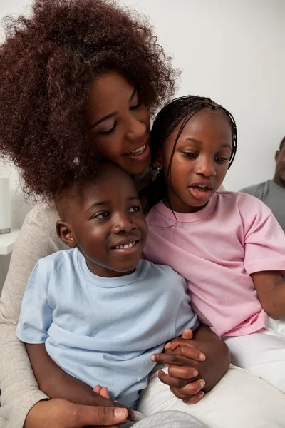 African family in the bed togehter — Stock Photo, Image