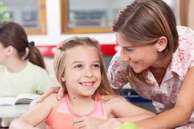 öğretmen yardım öğrenciler