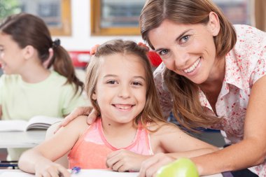 öğretmen yardım öğrenciler