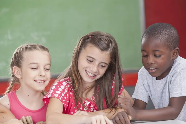 öğrencilerin kitap okuma