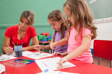 Boyamak için öğretim öğretmen