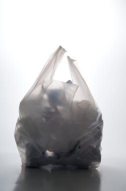 Kağıt ile plastik torba