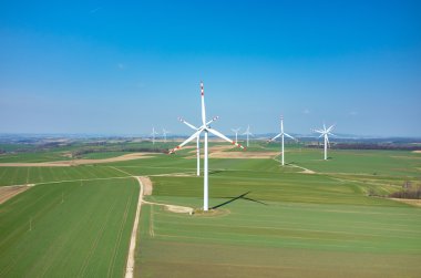 Yel değirmenleri üzerinde havadan görünümü