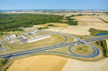 Uzun modern karayolu