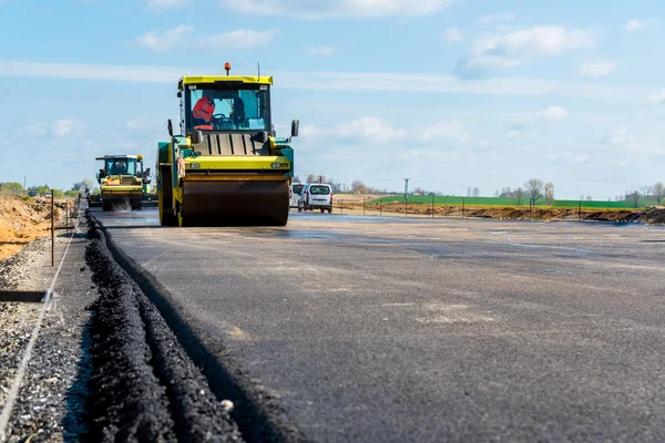 Walców drogowych pracujących na budowie — Zdjęcie stockowe