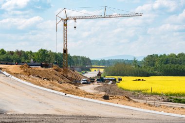 Yeni yol inşaat alanında