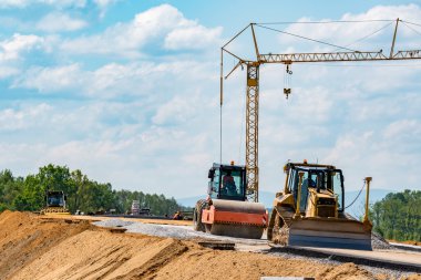 Yeni yol inşaat alanında