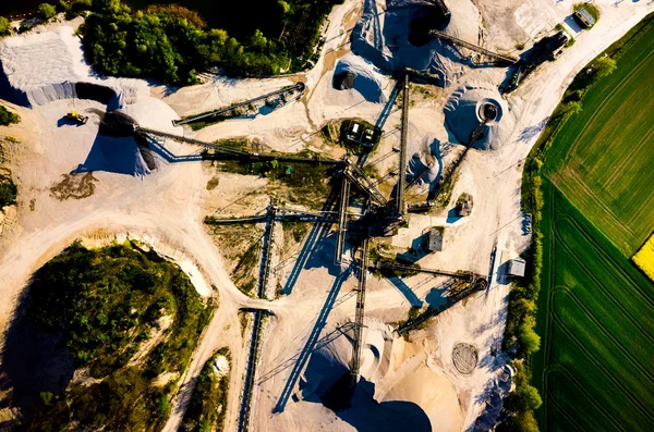 Вид с воздуха на песчаную шахту — стоковое фото