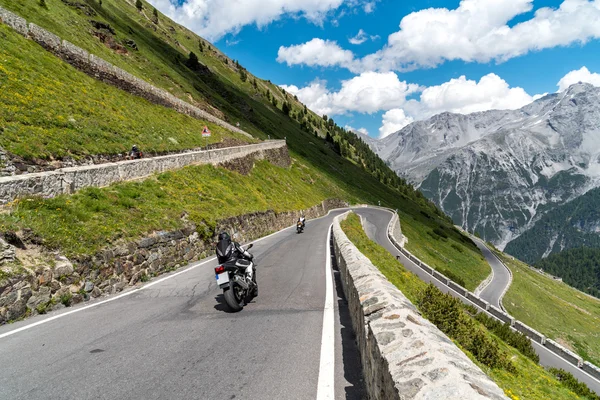 Moto en Passo Stelvio — Foto de Stock