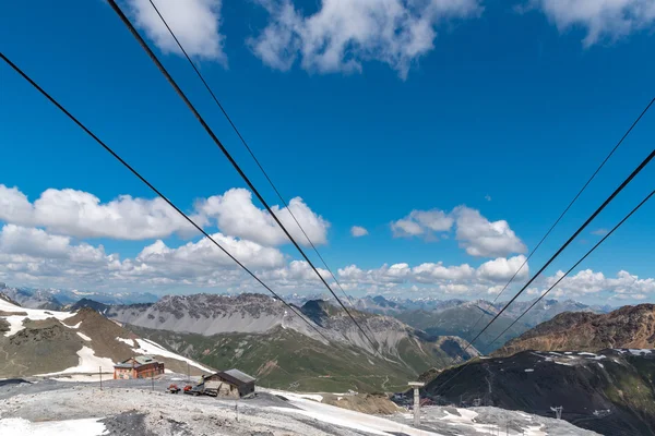 Yüksek Alpleri'nde Kayak istasyonu — Stok fotoğraf