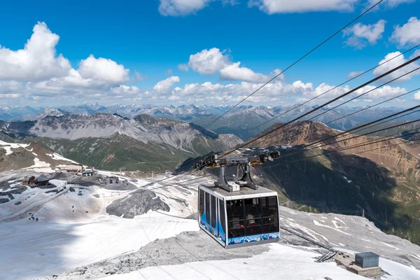 Skistation in de hoge Alpen — Stockfoto