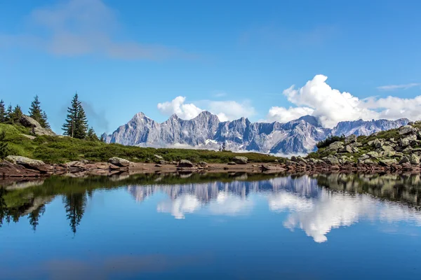 Lago — Foto de Stock