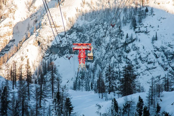 Estación de esquí de invierno —  Fotos de Stock