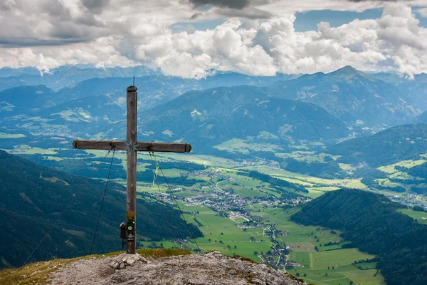 Ausztria hegyek kereszt — Stock Fotó