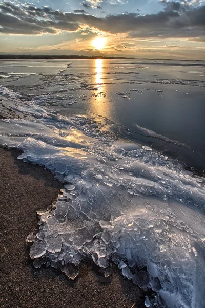 Jezioro zamrożone — Zdjęcie stockowe