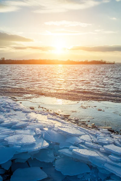 Zonsondergang in de winter — Stockfoto