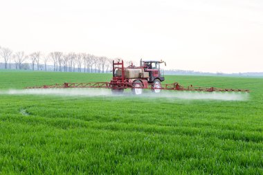 Püskürtme makinesi