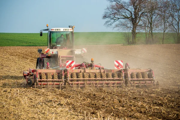 Tractor on the field — Stock Photo, Image