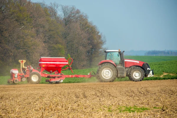 Tractor on the field — Stock Photo, Image