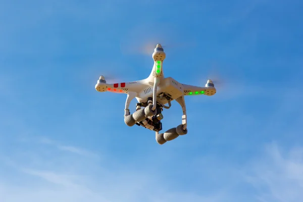 Drone volando — Foto de Stock