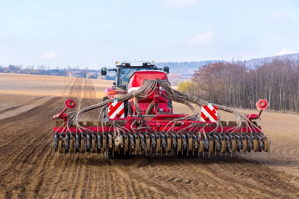 Primavera campo funziona — Foto Stock