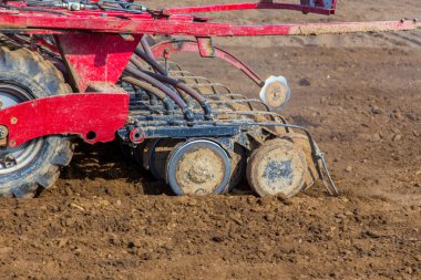 Bahar alan çalışır