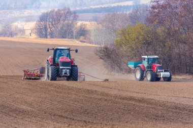 Bahar alan çalışır