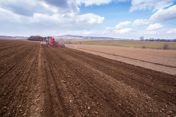 Весенние полевые работы
