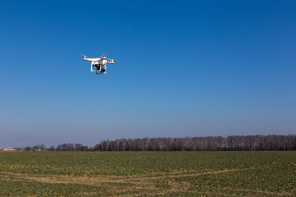 Dron pequeño —  Fotos de Stock