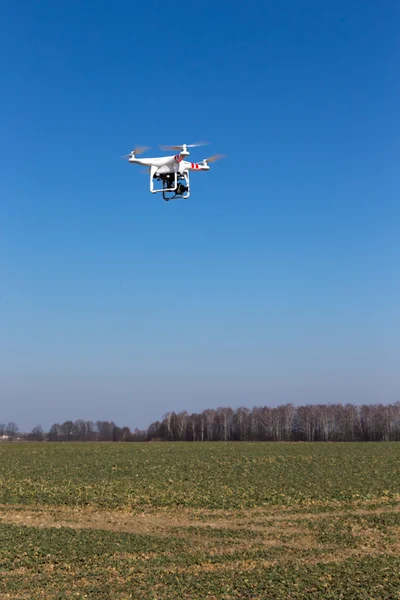 Dron pequeño —  Fotos de Stock