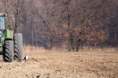 Bahar alan çalışır