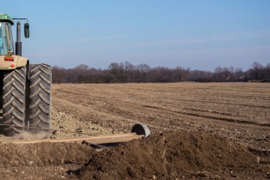 Bahar alan çalışır