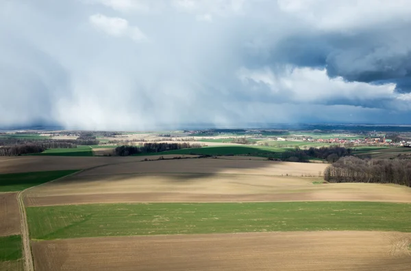 Storm over het veld — Stockfoto
