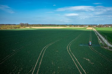 Traktörün havadan görünümü