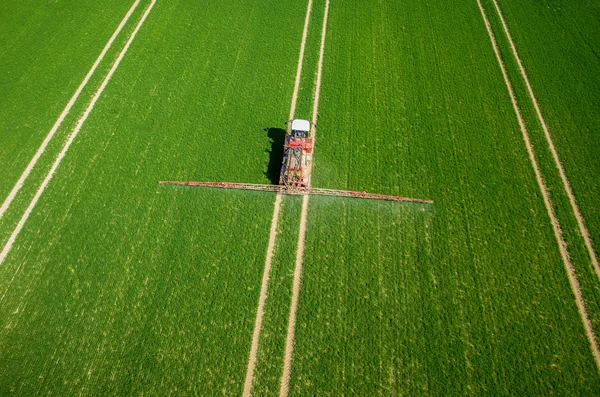 A légi felvétel a traktor — Stock Fotó
