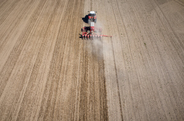 вид с воздуха на поле